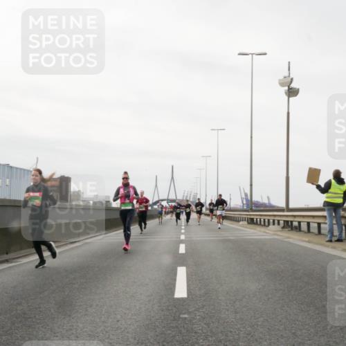 03.10.2025 - Köhlbrandbrückenlauf Matties Gatica Varas http://msf.ph/oto/9188318 03.10.2025 15:53:44 Position 3  meine-sportfotos.de