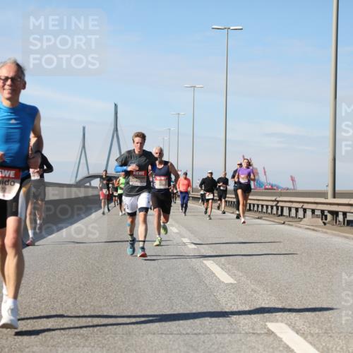 03.10.2025 - Köhlbrandbrückenlauf Yannick Fuchs http://msf.ph/oto/9188319 03.10.2025 11:47:16 Position 3 4372 meine-sportfotos.de