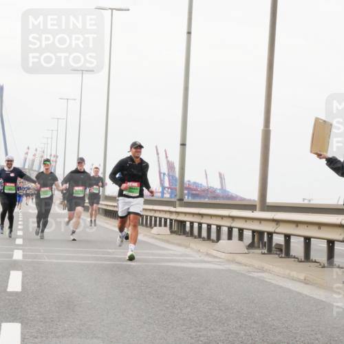 03.10.2025 - Köhlbrandbrückenlauf Matties Gatica Varas http://msf.ph/oto/9188330 03.10.2025 15:53:46 Position 3  meine-sportfotos.de