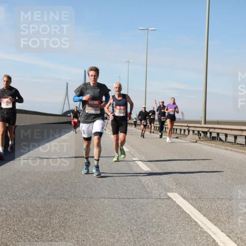 03.10.2025 - Köhlbrandbrückenlauf Yannick Fuchs http://msf.ph/oto/9188334 03.10.2025 11:47:17 Position 3 13 meine-sportfotos.de