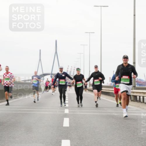 03.10.2025 - Köhlbrandbrückenlauf Matties Gatica Varas http://msf.ph/oto/9188335 03.10.2025 15:53:47 Position 3  meine-sportfotos.de