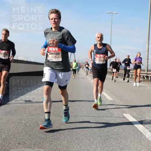 03.10.2025 - Köhlbrandbrückenlauf Yannick Fuchs http://msf.ph/oto/9188337 03.10.2025 11:47:19 Position 3 4256, 3, 6770 meine-sportfotos.de