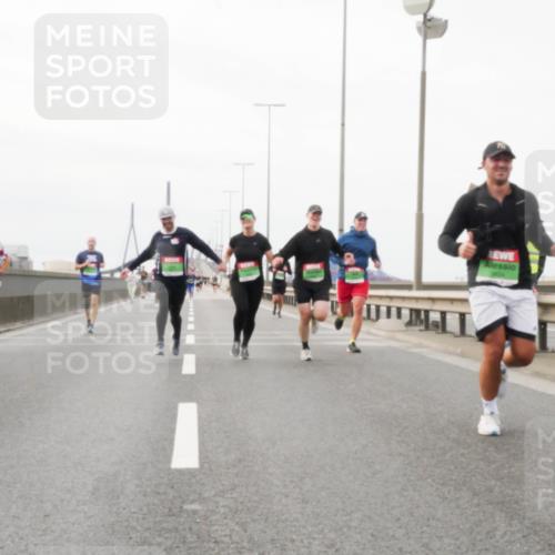 03.10.2025 - Köhlbrandbrückenlauf Matties Gatica Varas http://msf.ph/oto/9188344 03.10.2025 15:53:50 Position 3  meine-sportfotos.de