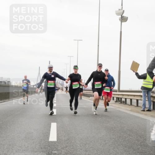 03.10.2025 - Köhlbrandbrückenlauf Matties Gatica Varas http://msf.ph/oto/9188345 03.10.2025 15:53:50 Position 3 9034 meine-sportfotos.de