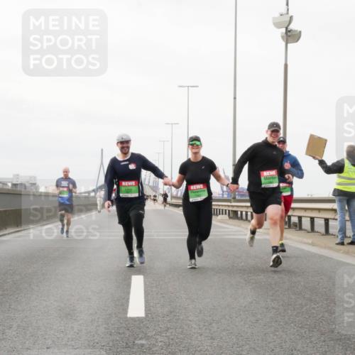 03.10.2025 - Köhlbrandbrückenlauf Matties Gatica Varas http://msf.ph/oto/9188348 03.10.2025 15:53:51 Position 3  meine-sportfotos.de