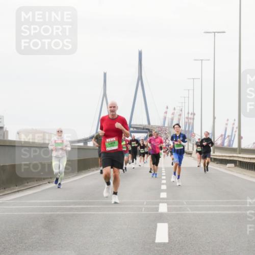 03.10.2025 - Köhlbrandbrückenlauf Matties Gatica Varas http://msf.ph/oto/9188349 03.10.2025 15:53:58 Position 3  meine-sportfotos.de