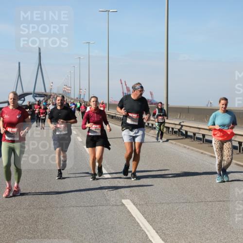 03.10.2025 - Köhlbrandbrückenlauf Yannick Fuchs http://msf.ph/oto/9188350 03.10.2025 12:07:42 Position 3  meine-sportfotos.de