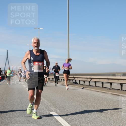 03.10.2025 - Köhlbrandbrückenlauf Yannick Fuchs http://msf.ph/oto/9188351 03.10.2025 11:47:19 Position 3  meine-sportfotos.de