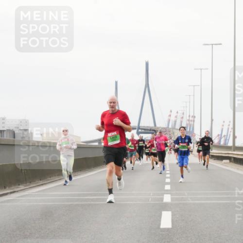 03.10.2025 - Köhlbrandbrückenlauf Matties Gatica Varas http://msf.ph/oto/9188354 03.10.2025 15:53:59 Position 3  meine-sportfotos.de