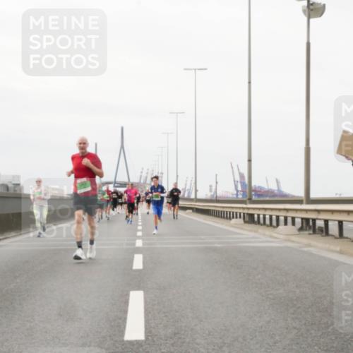 03.10.2025 - Köhlbrandbrückenlauf Matties Gatica Varas http://msf.ph/oto/9188361 03.10.2025 15:54:00 Position 3  meine-sportfotos.de