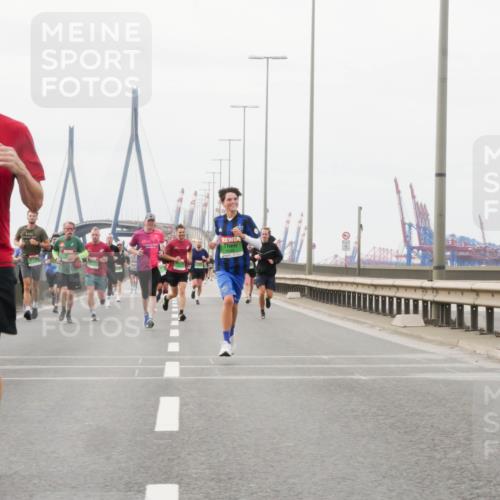 03.10.2025 - Köhlbrandbrückenlauf Matties Gatica Varas http://msf.ph/oto/9188365 03.10.2025 15:54:01 Position 3 7702 meine-sportfotos.de