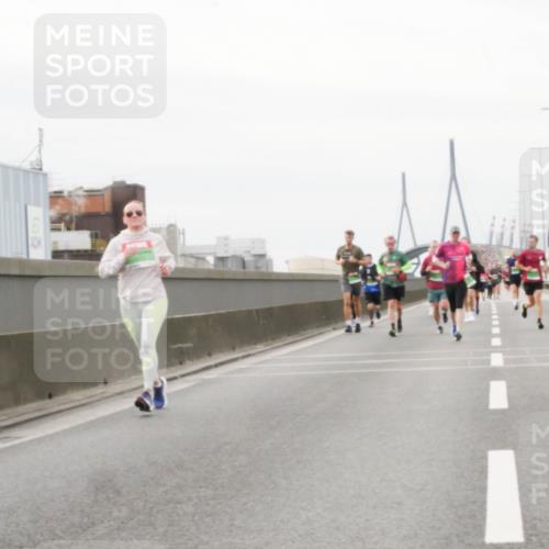 03.10.2025 - Köhlbrandbrückenlauf Matties Gatica Varas http://msf.ph/oto/9188376 03.10.2025 15:54:04 Position 3  meine-sportfotos.de