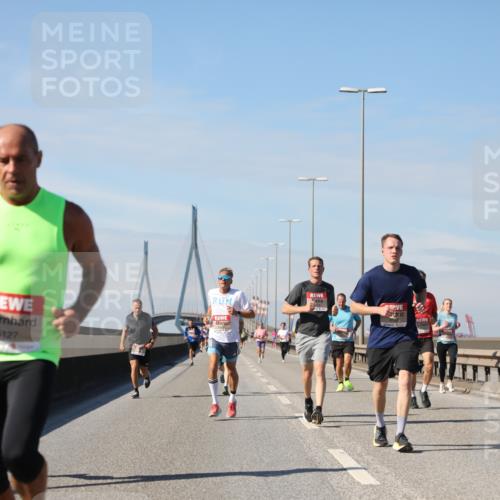 03.10.2025 - Köhlbrandbrückenlauf Yannick Fuchs http://msf.ph/oto/9188381 03.10.2025 11:47:25 Position 3 4127 meine-sportfotos.de