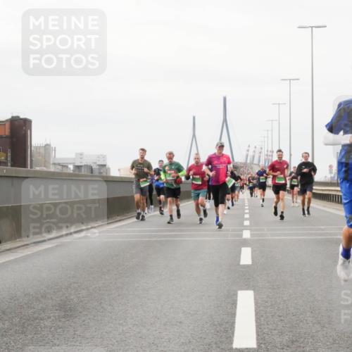 03.10.2025 - Köhlbrandbrückenlauf Matties Gatica Varas http://msf.ph/oto/9188383 03.10.2025 15:54:05 Position 3 8153 meine-sportfotos.de