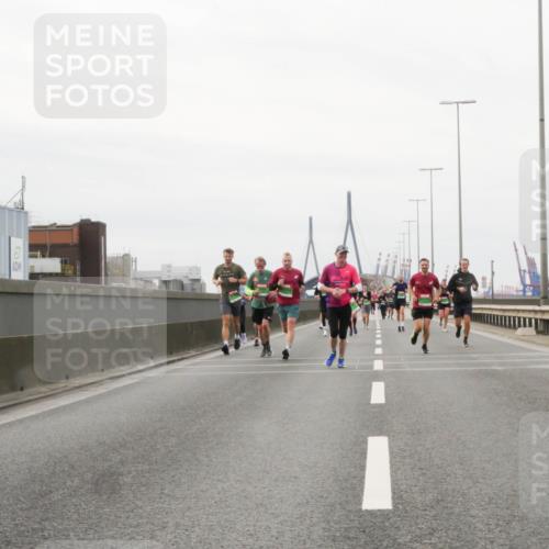 03.10.2025 - Köhlbrandbrückenlauf Matties Gatica Varas http://msf.ph/oto/9188387 03.10.2025 15:54:06 Position 3  meine-sportfotos.de