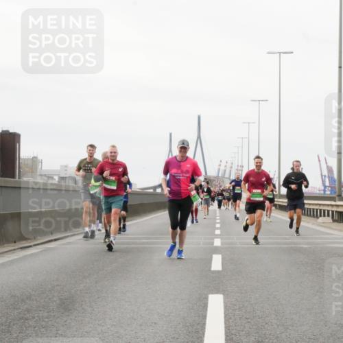 03.10.2025 - Köhlbrandbrückenlauf Matties Gatica Varas http://msf.ph/oto/9188392 03.10.2025 15:54:07 Position 3  meine-sportfotos.de