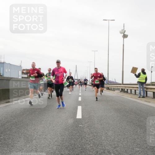 03.10.2025 - Köhlbrandbrückenlauf Matties Gatica Varas http://msf.ph/oto/9188401 03.10.2025 15:54:09 Position 3  meine-sportfotos.de