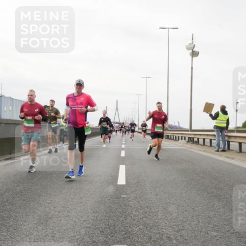 03.10.2025 - Köhlbrandbrückenlauf Matties Gatica Varas http://msf.ph/oto/9188404 03.10.2025 15:54:10 Position 3  meine-sportfotos.de