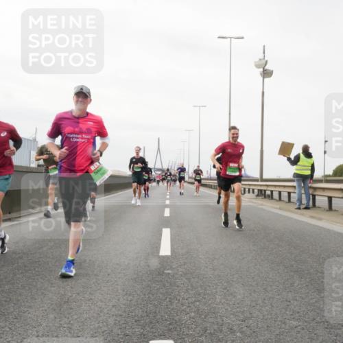 03.10.2025 - Köhlbrandbrückenlauf Matties Gatica Varas http://msf.ph/oto/9188405 03.10.2025 15:54:10 Position 3 7407 meine-sportfotos.de