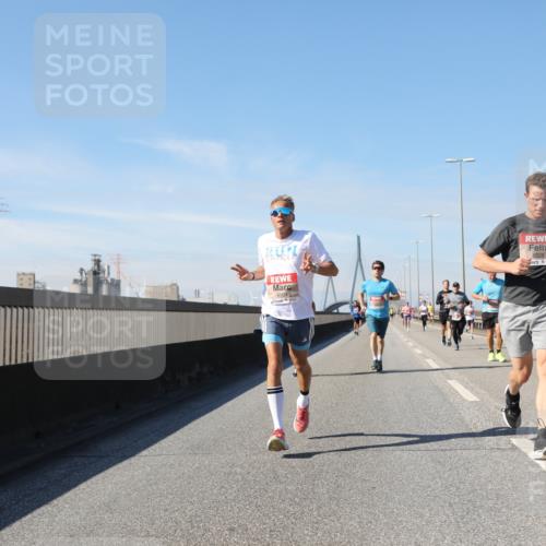 03.10.2025 - Köhlbrandbrückenlauf Yannick Fuchs http://msf.ph/oto/9188406 03.10.2025 11:47:28 Position 3 302, 4109, 6025 meine-sportfotos.de