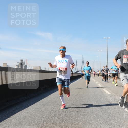 03.10.2025 - Köhlbrandbrückenlauf Yannick Fuchs http://msf.ph/oto/9188408 03.10.2025 11:47:28 Position 3 6025, 6175 meine-sportfotos.de