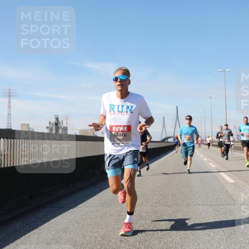 03.10.2025 - Köhlbrandbrückenlauf Yannick Fuchs http://msf.ph/oto/9188411 03.10.2025 11:47:29 Position 3 6025, 4109 meine-sportfotos.de