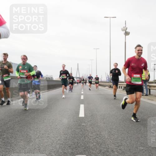 03.10.2025 - Köhlbrandbrückenlauf Matties Gatica Varas http://msf.ph/oto/9188412 03.10.2025 15:54:11 Position 3 7407, 8931 meine-sportfotos.de