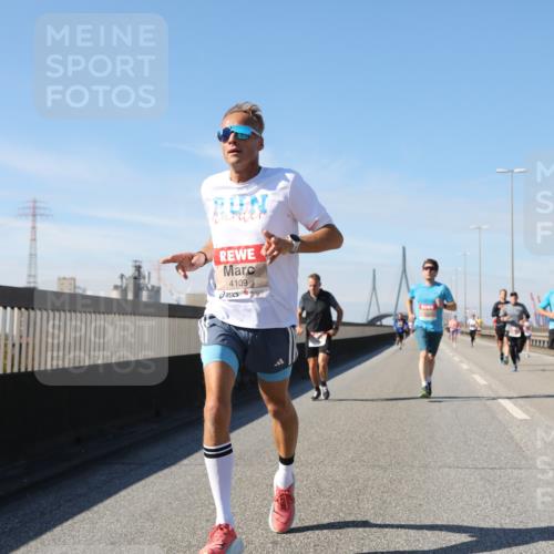 03.10.2025 - Köhlbrandbrückenlauf Yannick Fuchs http://msf.ph/oto/9188413 03.10.2025 11:47:29 Position 3 4109 meine-sportfotos.de