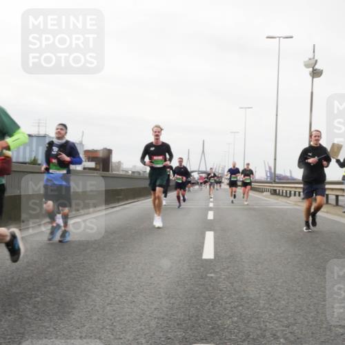 03.10.2025 - Köhlbrandbrückenlauf Matties Gatica Varas http://msf.ph/oto/9188418 03.10.2025 15:54:12 Position 3  meine-sportfotos.de