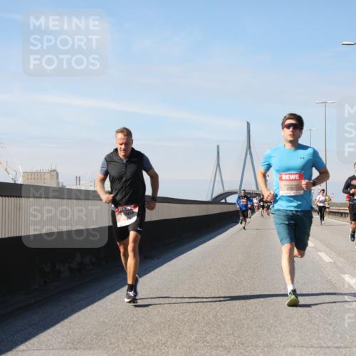 03.10.2025 - Köhlbrandbrückenlauf Yannick Fuchs http://msf.ph/oto/9188419 03.10.2025 11:47:30 Position 3 6722 meine-sportfotos.de