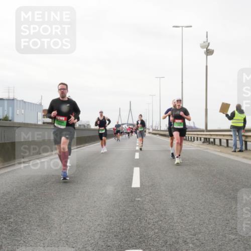 03.10.2025 - Köhlbrandbrückenlauf Matties Gatica Varas http://msf.ph/oto/9188432 03.10.2025 15:54:15 Position 3  meine-sportfotos.de