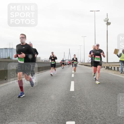 03.10.2025 - Köhlbrandbrückenlauf Matties Gatica Varas http://msf.ph/oto/9188435 03.10.2025 15:54:16 Position 3  meine-sportfotos.de