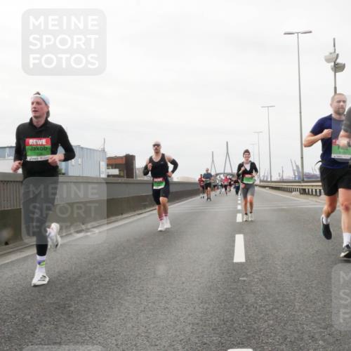 03.10.2025 - Köhlbrandbrückenlauf Matties Gatica Varas http://msf.ph/oto/9188438 03.10.2025 15:54:17 Position 3 7803, 7339 meine-sportfotos.de