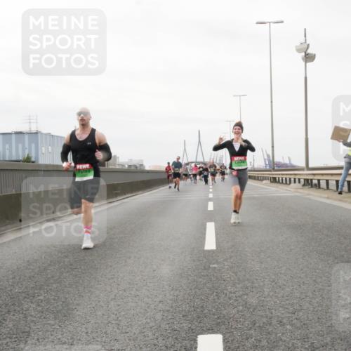 03.10.2025 - Köhlbrandbrückenlauf Matties Gatica Varas http://msf.ph/oto/9188443 03.10.2025 15:54:18 Position 3  meine-sportfotos.de
