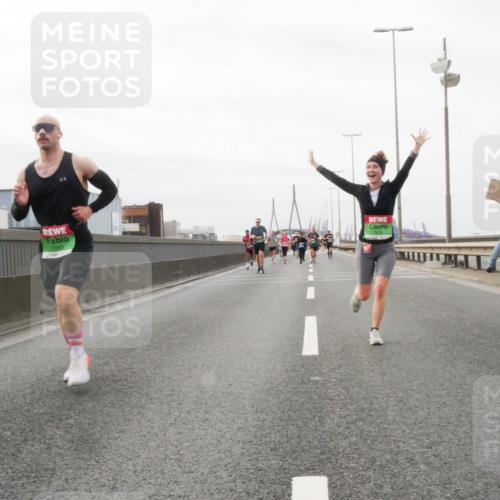 03.10.2025 - Köhlbrandbrückenlauf Matties Gatica Varas http://msf.ph/oto/9188444 03.10.2025 15:54:18 Position 3  meine-sportfotos.de
