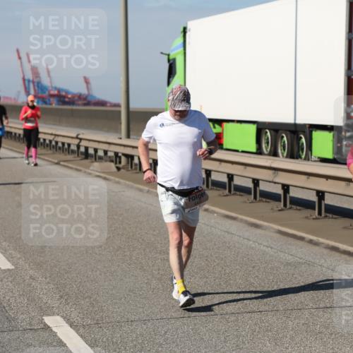 03.10.2025 - Köhlbrandbrückenlauf Yannick Fuchs http://msf.ph/oto/9188445 03.10.2025 12:07:48 Position 3 4459, 5368 meine-sportfotos.de