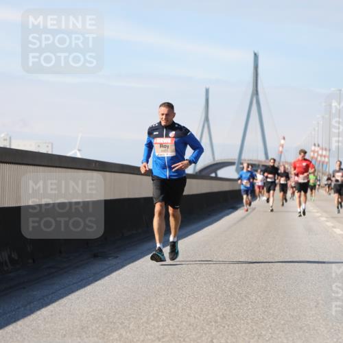 03.10.2025 - Köhlbrandbrückenlauf Yannick Fuchs http://msf.ph/oto/9188446 03.10.2025 11:47:36 Position 3 6470 meine-sportfotos.de