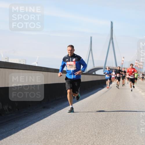 03.10.2025 - Köhlbrandbrückenlauf Yannick Fuchs http://msf.ph/oto/9188449 03.10.2025 11:47:36 Position 3 6470 meine-sportfotos.de