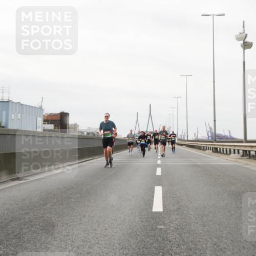 03.10.2025 - Köhlbrandbrückenlauf Matties Gatica Varas http://msf.ph/oto/9188461 03.10.2025 15:54:21 Position 3  meine-sportfotos.de