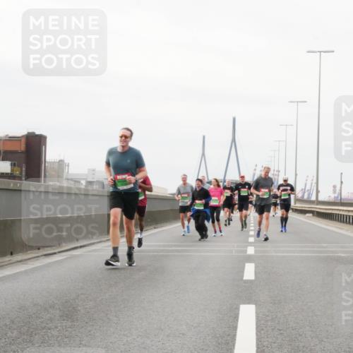 03.10.2025 - Köhlbrandbrückenlauf Matties Gatica Varas http://msf.ph/oto/9188462 03.10.2025 15:54:22 Position 3  meine-sportfotos.de