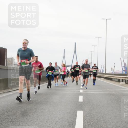 03.10.2025 - Köhlbrandbrückenlauf Matties Gatica Varas http://msf.ph/oto/9188465 03.10.2025 15:54:22 Position 3  meine-sportfotos.de