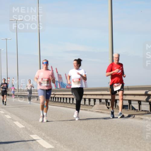 03.10.2025 - Köhlbrandbrückenlauf Yannick Fuchs http://msf.ph/oto/9188467 03.10.2025 11:47:38 Position 3  meine-sportfotos.de