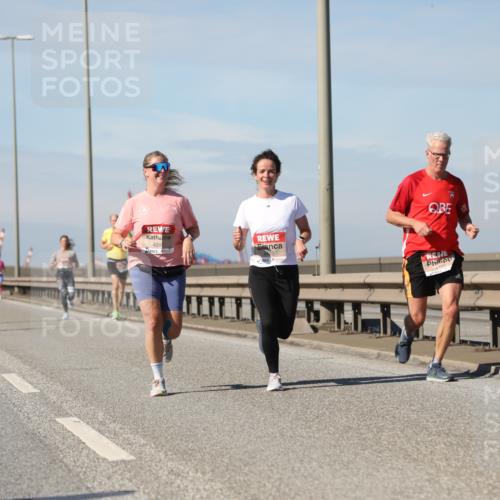 03.10.2025 - Köhlbrandbrückenlauf Yannick Fuchs http://msf.ph/oto/9188471 03.10.2025 11:47:39 Position 3 429 meine-sportfotos.de