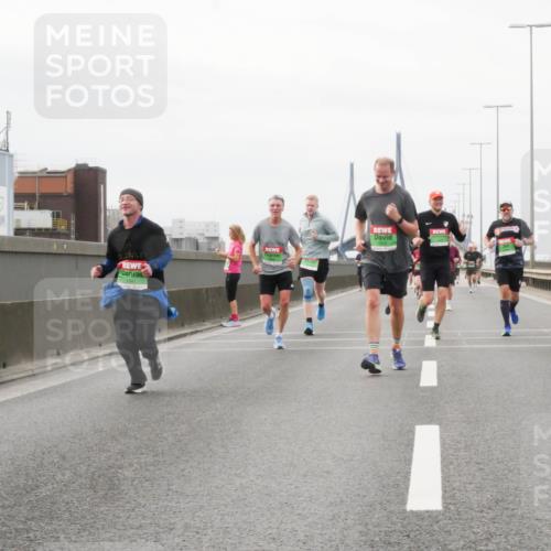 03.10.2025 - Köhlbrandbrückenlauf Matties Gatica Varas http://msf.ph/oto/9188478 03.10.2025 15:54:25 Position 3 9341 meine-sportfotos.de