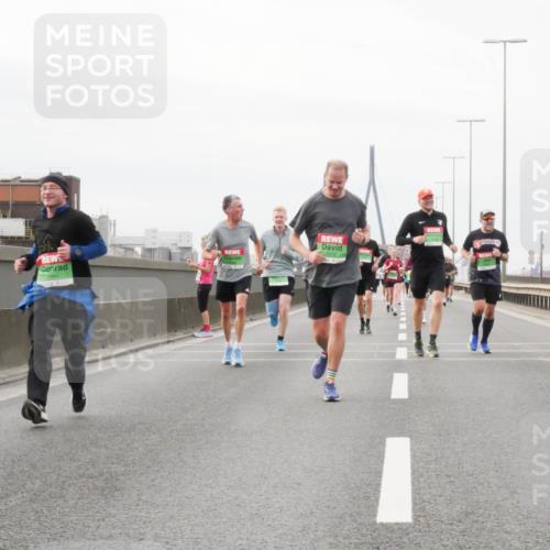 03.10.2025 - Köhlbrandbrückenlauf Matties Gatica Varas http://msf.ph/oto/9188480 03.10.2025 15:54:26 Position 3 9341, 7515 meine-sportfotos.de