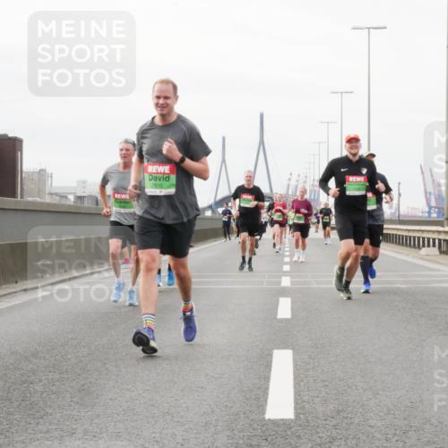 03.10.2025 - Köhlbrandbrückenlauf Matties Gatica Varas http://msf.ph/oto/9188485 03.10.2025 15:54:27 Position 3 7515 meine-sportfotos.de