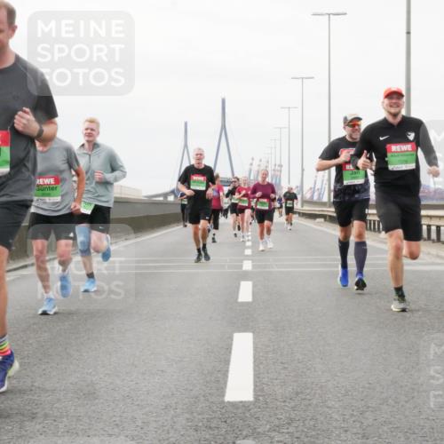 03.10.2025 - Köhlbrandbrückenlauf Matties Gatica Varas http://msf.ph/oto/9188489 03.10.2025 15:54:28 Position 3 7515, 9508 meine-sportfotos.de