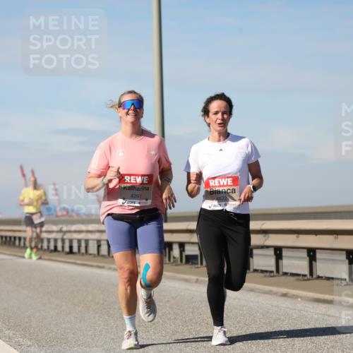 03.10.2025 - Köhlbrandbrückenlauf Yannick Fuchs http://msf.ph/oto/9188495 03.10.2025 11:47:40 Position 3 4297, 4422, 4480 meine-sportfotos.de