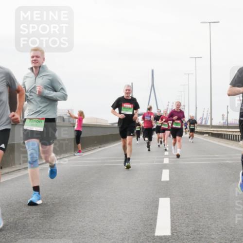 03.10.2025 - Köhlbrandbrückenlauf Matties Gatica Varas http://msf.ph/oto/9188496 03.10.2025 15:54:29 Position 3 9508, 9419, 2275, 8989 meine-sportfotos.de