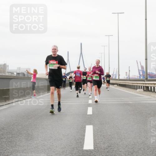 03.10.2025 - Köhlbrandbrückenlauf Matties Gatica Varas http://msf.ph/oto/9188498 03.10.2025 15:54:30 Position 3 12025 meine-sportfotos.de